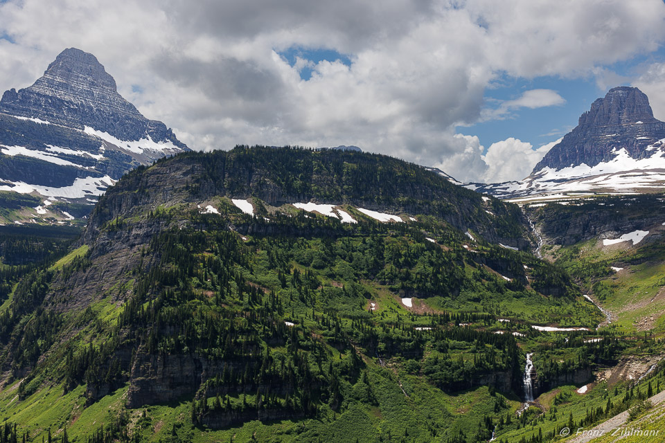 Scenic view on the East side of the Going-to-the-Sun Road - Glaciers NP